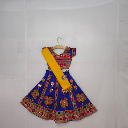 14 - All Over Work With Round Patch And Round Border
