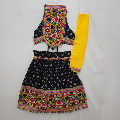 Sleeveless Bandhani Darwaja