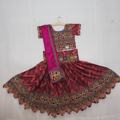 Women - Zigzag Bandhani Design Chaniya Choli
